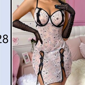 Elegant Floral Lace Lingerie Set - Black & Pink